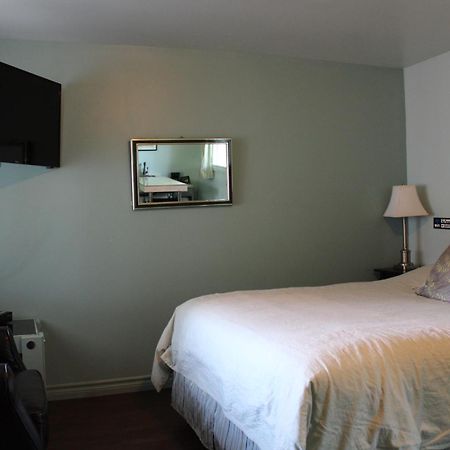 Hotel Le Marigot Vaudreuil-Dorion Esterno foto