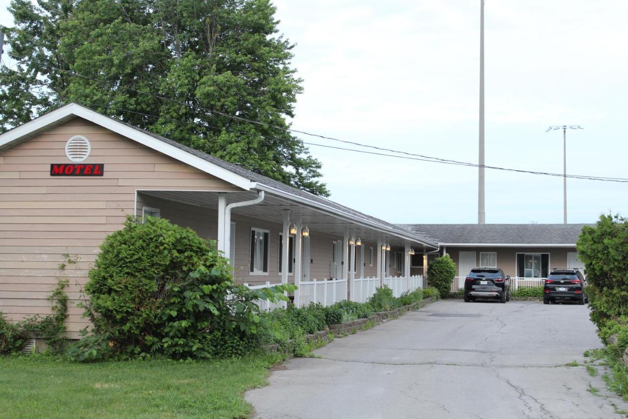 Hotel Le Marigot Vaudreuil-Dorion Esterno foto
