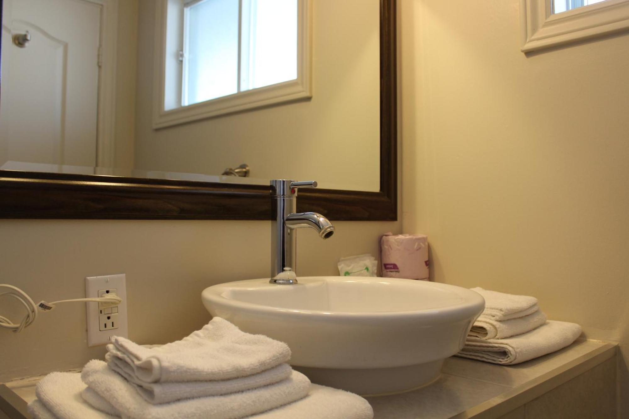 Hotel Le Marigot Vaudreuil-Dorion Esterno foto