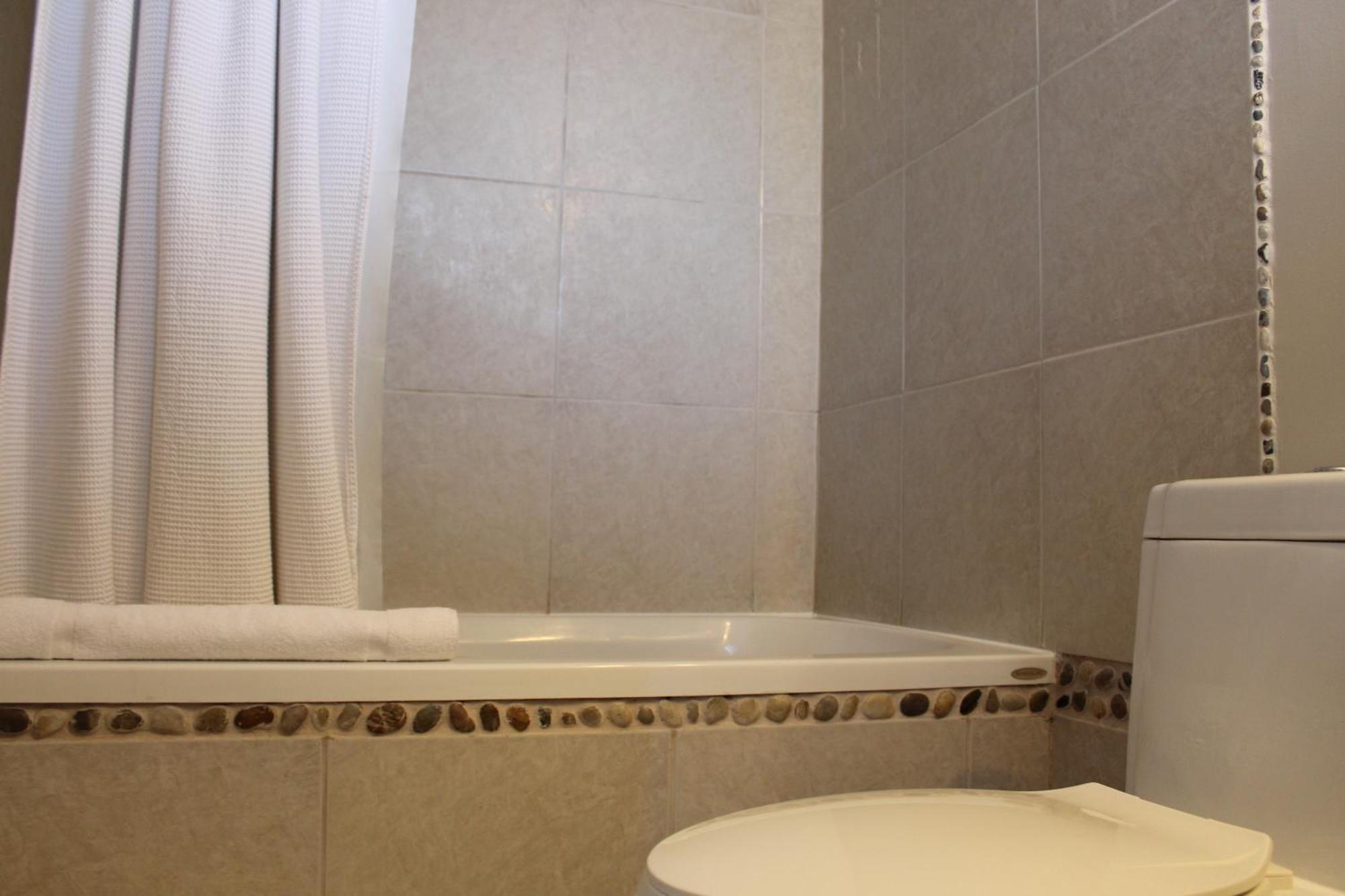 Hotel Le Marigot Vaudreuil-Dorion Esterno foto
